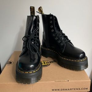 Dr. Martens high top Jaden Black platform boots